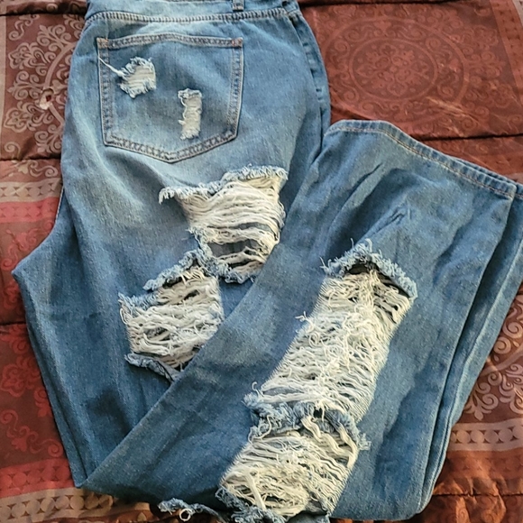 Ripped denim jeans - Picture 6 of 6